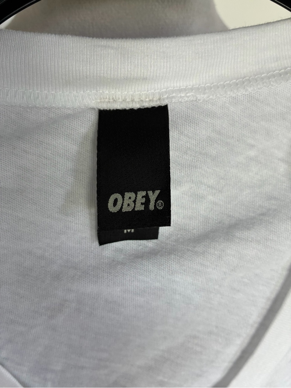 vintage OBEY Women's
"Propaganda Engineering 520 Lbs"
V-Neck T-Shirt. NWOT/0221 - Picture 7 of 8
